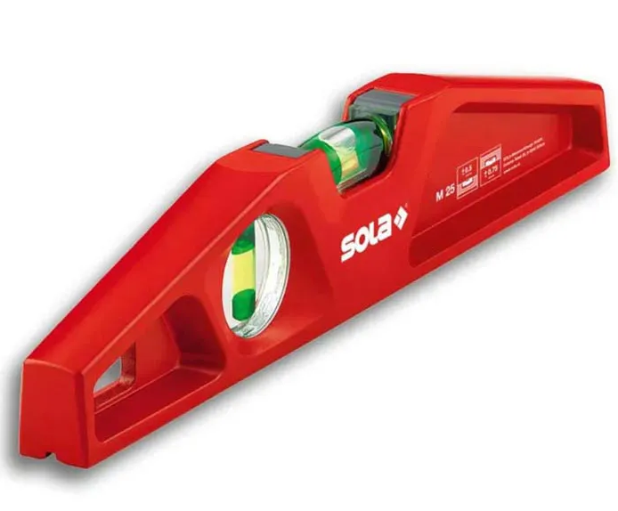SOLA Уровень литой магнитный MM 5 25, L=25 cм, 3 глазка точн. 0,5 мм/м 01331401